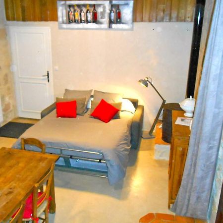 Bed and Breakfast Sous Les Marronniers Petit-Palais-et-Cornemps Exterior foto